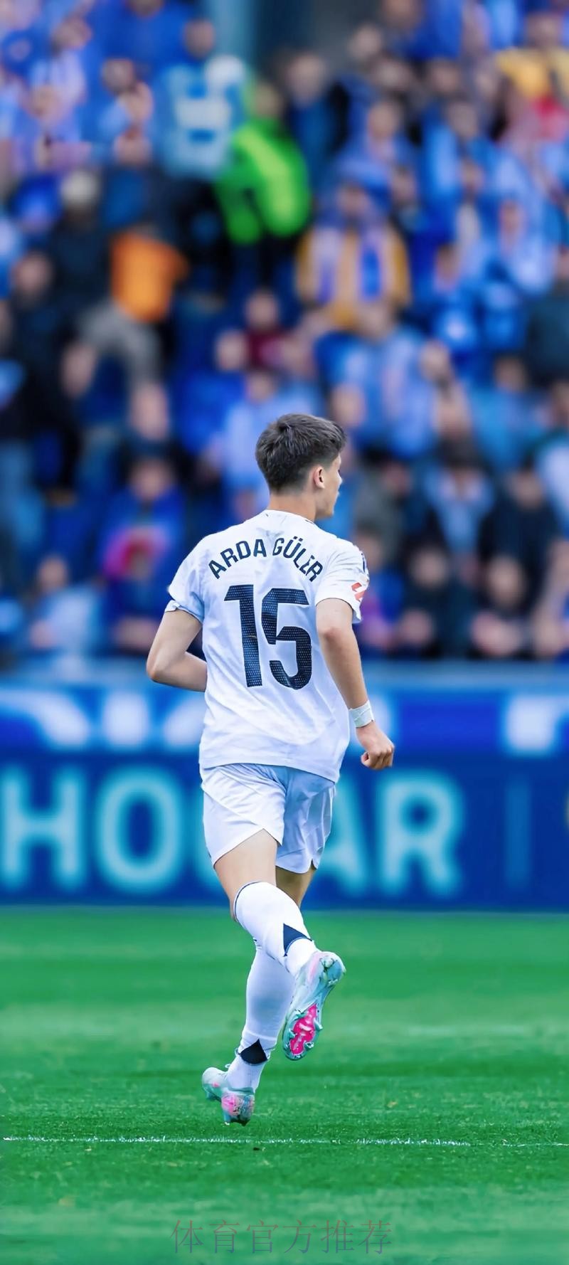 阿斯:皇马&塞维关注特内里费17岁中场马丁 阿斯:皇马&塞维关注特内里费17岁中场马丁